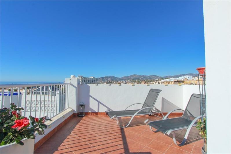 Amazing 3 Bedroom Townhouse In Nerja Esterno foto