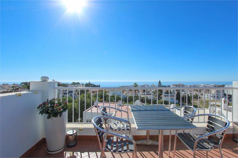 Amazing 3 Bedroom Townhouse In Nerja Esterno foto