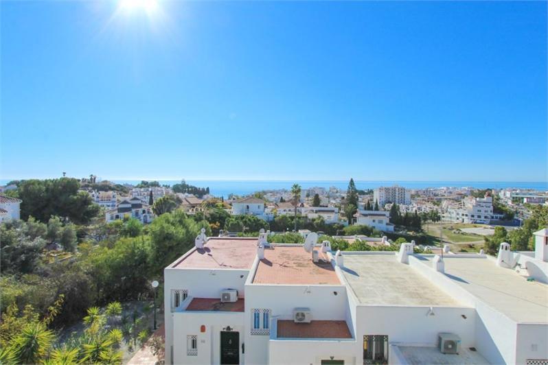 Amazing 3 Bedroom Townhouse In Nerja Esterno foto